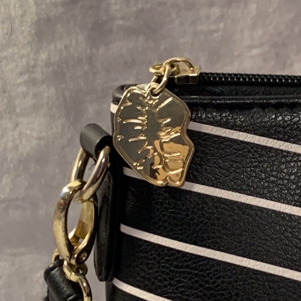 BETSEY JOHNSON PANDA PURSE BAG Preowned Crossbody or Handbag Hot Pink/Black - Picture 6 of 11